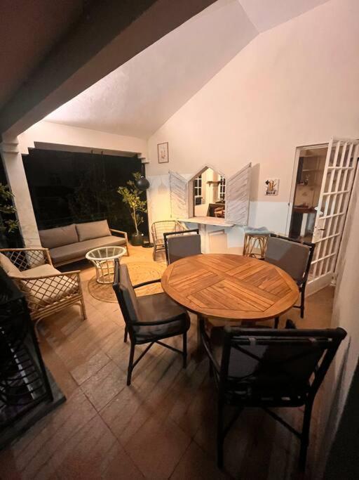 Apartment With Private Rooftop 450 M From The Beach Flic en Flac Екстер'єр фото